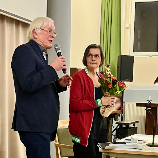 Geschichten, Gedichte und Blumen – Lesung aus dem Roman „Aga“ in Hoffnungsthal