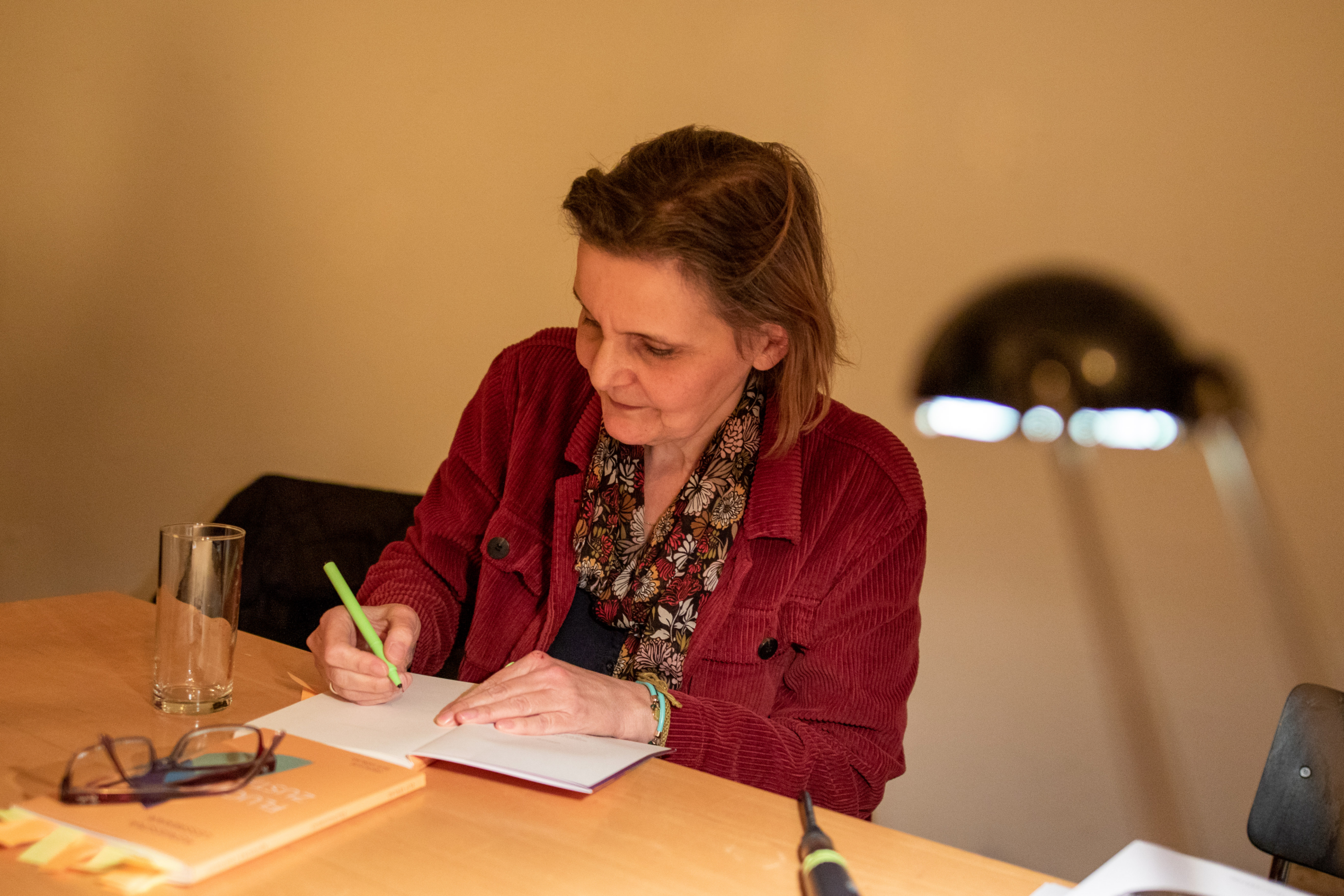 Agnieszka Lessmann signiert "Fluchtzustand"